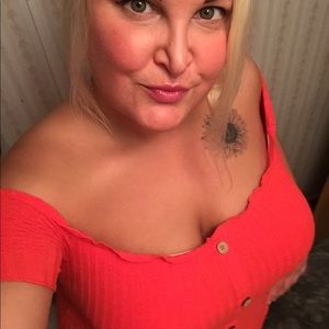 Meet your Posher, Candice